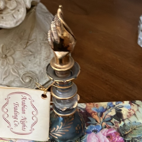 Egyptian hand blown perfume bottle. Exquisite design . - Picture 2 of 13